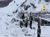 Още четирима оцелели са извадени от затрупания с лавина италианския хотел