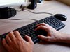 Хакери и онлайн пирати да лежат по-дълго в затвора, иска кабинетът