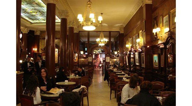 ТРАДИЦИЯ: Почти всеки ресторант в БуеносАйрес предлага традиционните аржентински пържоли, смятани за най-вкусните в света. 