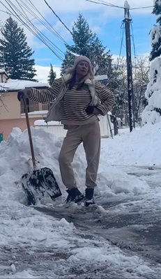 Най-ефективната зимна тренировка за Мария Игнатова е риненето на сняг.