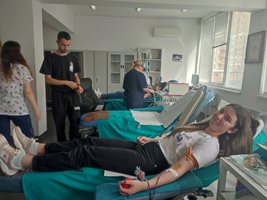 Учениците са сред най-активните донори в отделението по трансфузионно хематология в УМБАЛ-БУРГАС.
