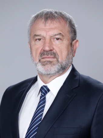 Депутат от ГЕРБ-СДС подаде оставка в последния ден на парламента