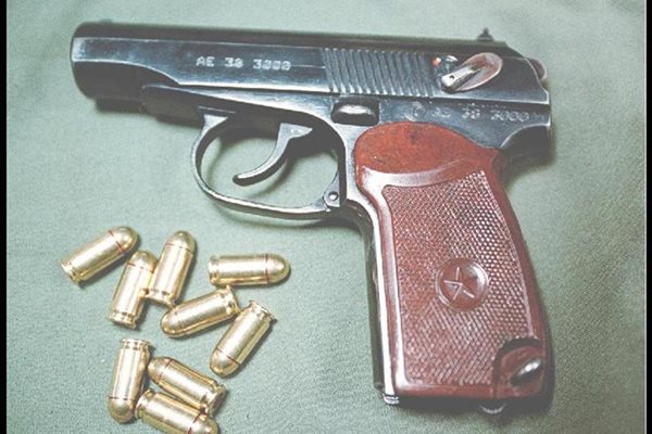 Пистолет “Макаров” 
