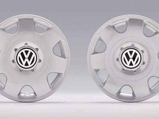 Отляво е оригиналът на VW, а отдясно  - фалшификата.