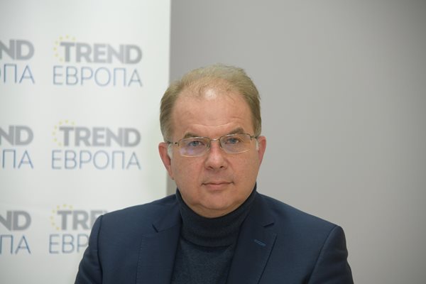 Радомир Чолаков: Защо на “Промяната” машините са и&#768; по-важни от тока и инфлацията?