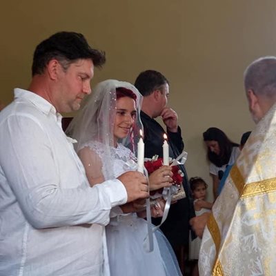 Църковен брак от местния духовник