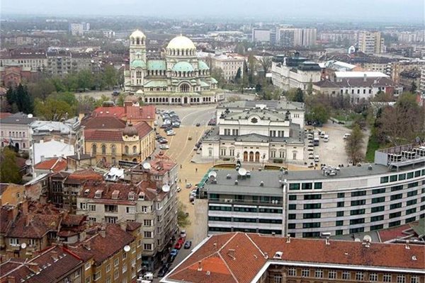1000 евро/ кв. м е максималната цена, която са склонни да платят мераклиите да живеят в топ центъра на София. 
СНИМКИ: "24 ЧАСА"
