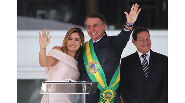 Бразилският президент Жаир Болсонаро с третата си съпруга Мишел