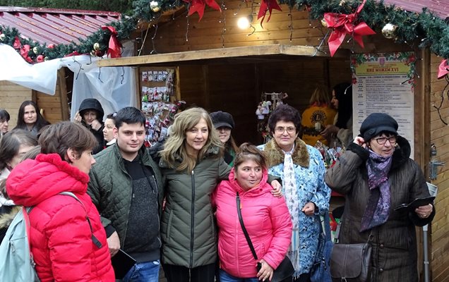 Отвори Коледното градче в центъра на Велико Търново