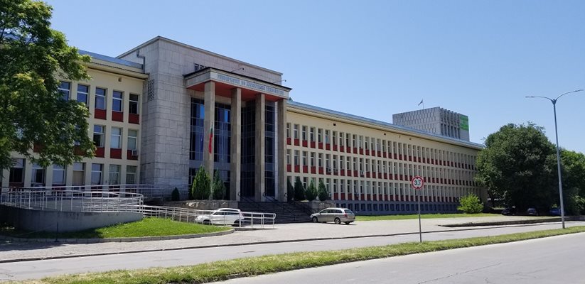 Университетът по хранителни технологии в Пловдив.