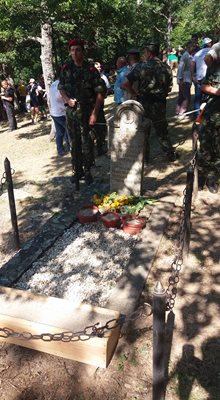 Около паметника на Хаджи Димитър на връх Кадрафил се отбелязват годишнините от смъртта му през 1868 г.