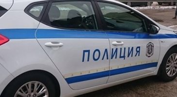 Хулигани нападат служители на реда, трошат полицейски участък в Русе