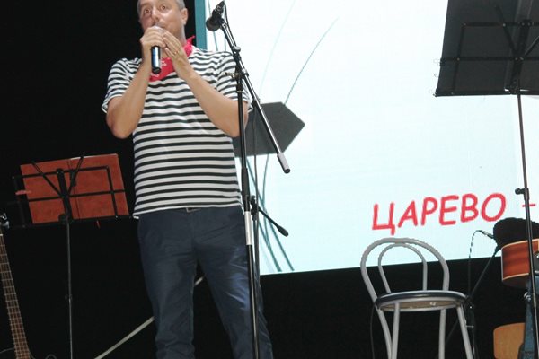 Кметът Георги Лапчев отри фестивала в Царево.