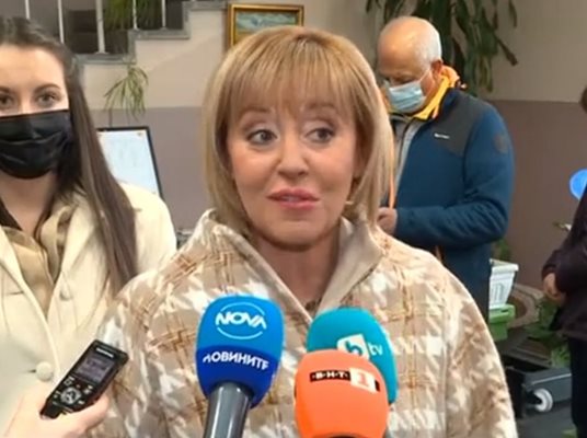 Мая Манолова в изборния ден