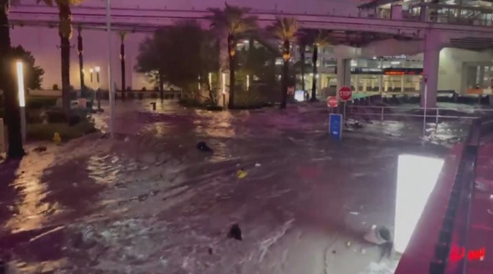 Докато в Европа изнемогваме от жега, Лас Вегас се наводни (Видео)