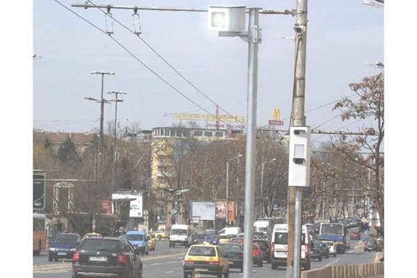 През март 2010 г. бе монтирана камера преди Орлов мост на бул. "Цариградско шосе".
СНИМКА: НИКОЛАЙ ЛИТОВ