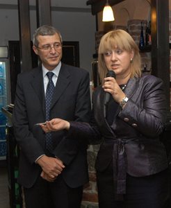 С Венелина Гочева, тогава главен редактор на в. “24 часа”, на новогодишен купон на вестника през 2007 г.

