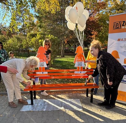 В рамките на кампанията, Зонта клуб Велико Търново ще боядиса пейки в оранжево в Горна Оряховица, Лясковец и Свищов,