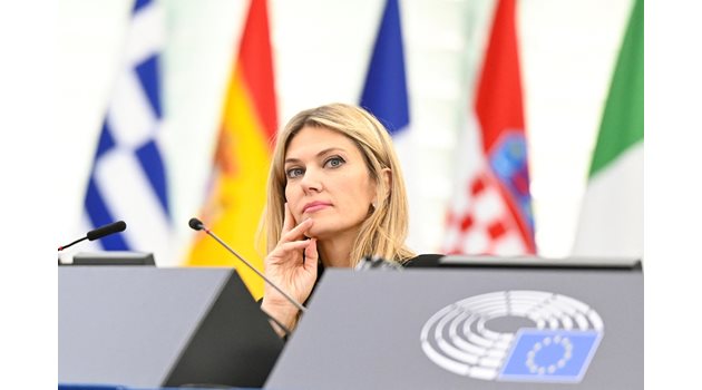 Вицепрезидентката на Европейския парламент, гръцката социалистка Ева Кайли, по време на заседание в Страсбург. СНИМКА: РОЙТЕРС
