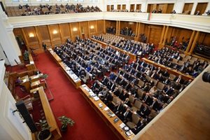 Парламентът гласува в бюджета "кебапчета" за изборите
