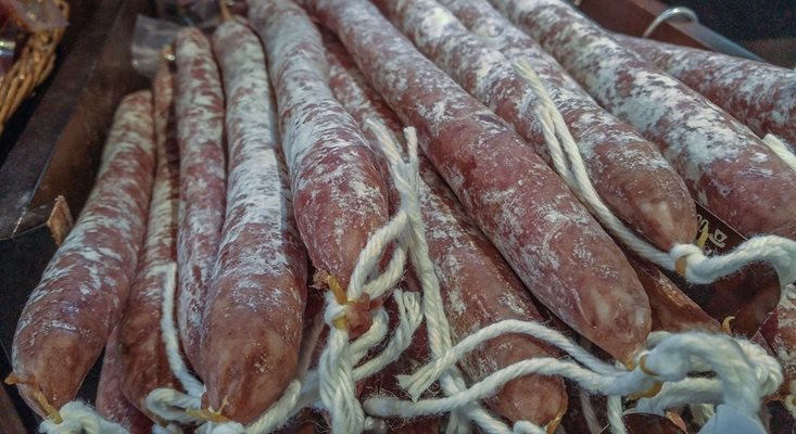 Цената на свинското в Дупница удари 15 лева за кило заради чумата