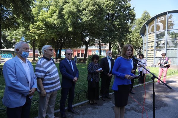 Кметът на София обеща шествието да повтори пътя на почитателите на поета преди 100 г.