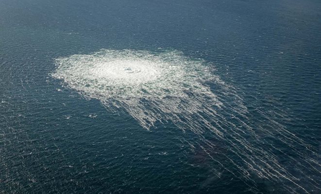 Балтийско море след изтичането на газ от "Северен поток" СНИМКА: Ройтерс