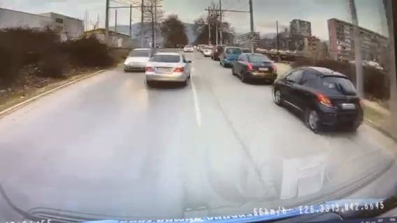 Глобиха 34-годишен шофьор за опасно изпреварване по видео клип в Сливен