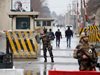 Броят на убитите при атентата в Кабул нарасна до 52 души