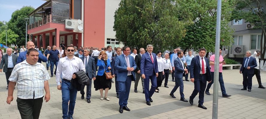 ДПС винаги прави лъчове в предизборната си кампания, в които централното ръководство обикаля страната.