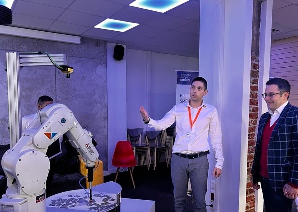 Министърът на иновациите и растежа Александър Пулев на изложение за роботи в "София Тех парк"