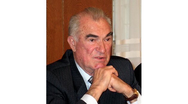 Генералът от КГБ Виктор Шарапов