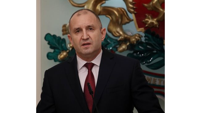 Radev and Yanev press to let Macedonia negotiate for EU (Review)