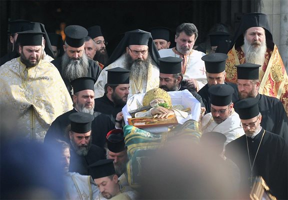 4 дни крили смъртта на патриарх Максим
