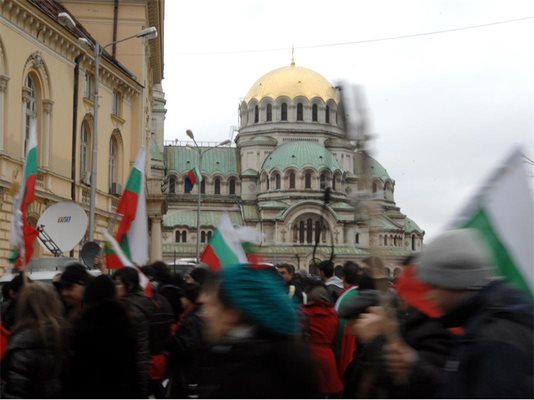 Протестът в София се разцепи, искат общинско участие