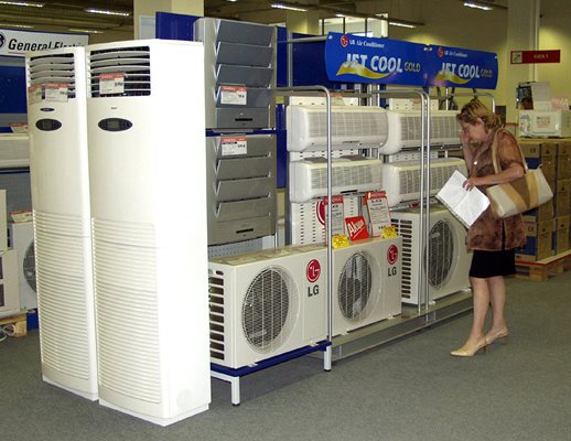 Засега отоплението с климатик се очертава да е най-евтино.

СНИМКА: “24 ЧАСА”

