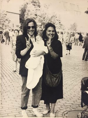 1990 г. Мартина и Владо с племенницата си Лили в "Града на истината"