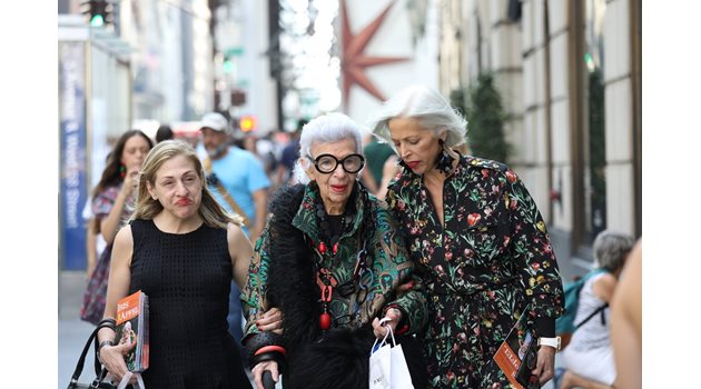 Модната икона Айрис Апфел отпразнува 100 години с 2 млн. последователи