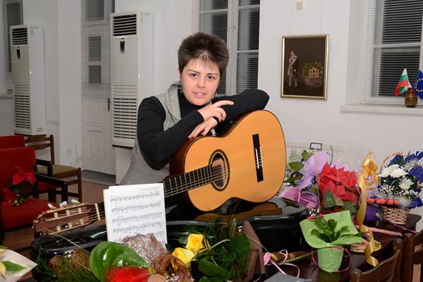 Виктория Цветкова е художествен директор на фестивала “Дунавски струни”