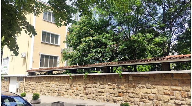 Сградата на ул. „Велико Търново“ 18 в София, която доскоро беше резиденция на посланиците на САЩ в България