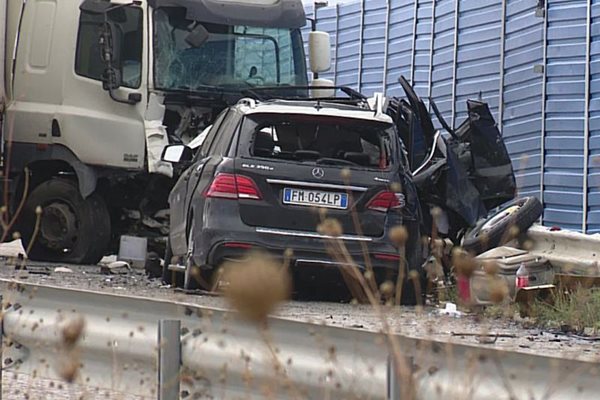 Катастрофата между товарен автомобил и джип с румънска регистрация, станала на 13 октомври на обходния път край Елхово. Снимка: БТА