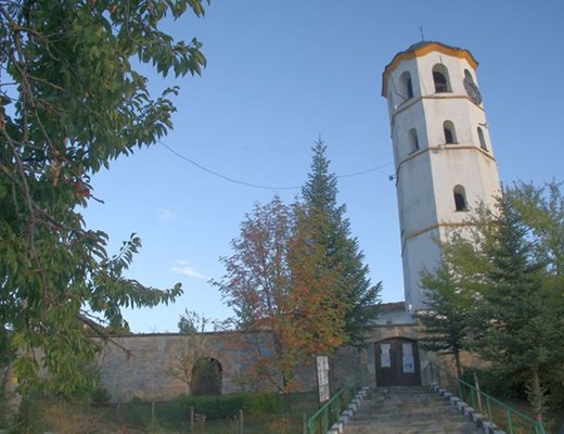 Църквата в Павелско е една от най-големите в Родопите / Снимки: "24 часа"