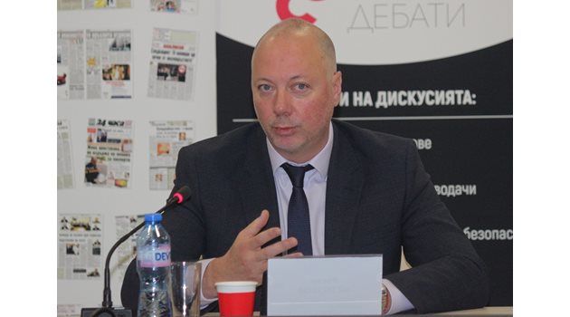 Бившият транспортен министър от ГЕРБ Росен Желязков е вероятният фаворит на ГЕРБ за шеф на парламента.