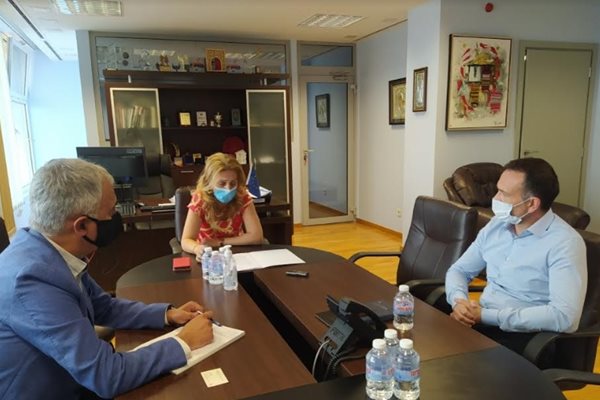 Министър Николова проведе работна среща с Калин Сутев, официален представител за България на германския туроператор „Дер Туристик“ СНИМКИ: Министерството на туризма