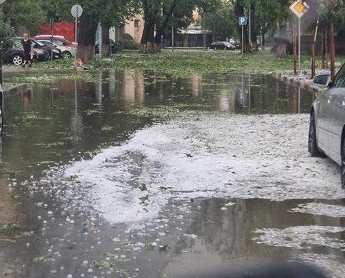 Градушка падна в Нова Загора СНИМКА: Фейсбук/Галя Захариева