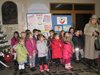 За Коледа радват с подаръци 115 деца във Враца