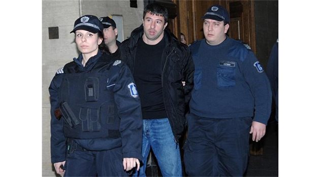 НА ЧИСТО: Антон Петров напусна ареста срещу гаранция от 20 хил. лева.
