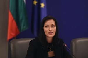 Мария Габриел: Всеки един министър е одобрен от мен и Денков