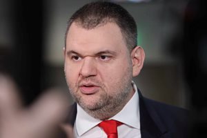Пеевски: Министрите да си вършат работата, а не да ходят на мероприятия като партийни активисти