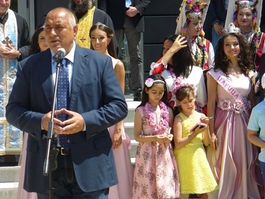 При откриването на Музея на розата в Казанлък премиерът Бойко Борисов увери, че политиката на правителството е да оказва активно съдействие навсякъде, където има нужда да бъде направено нещо ново.